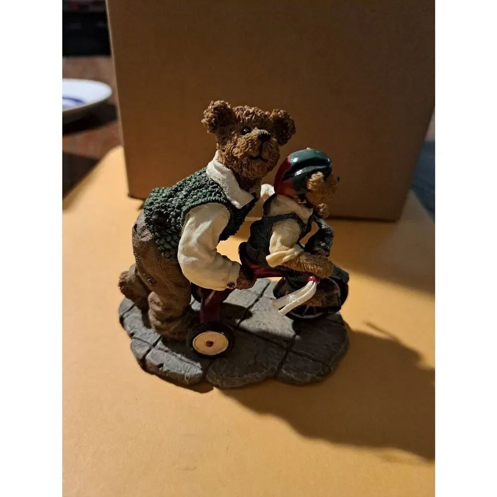 Vintage 2004 Boyds Bears Daddy w/ Taylor Hold On Tight Figurine Bearstone